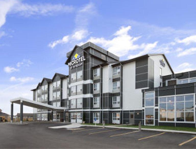 Отель Microtel Inn & Suites by Wyndham Lloydminster