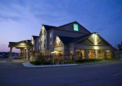 Отель Quality Inn & Suites Petawawa