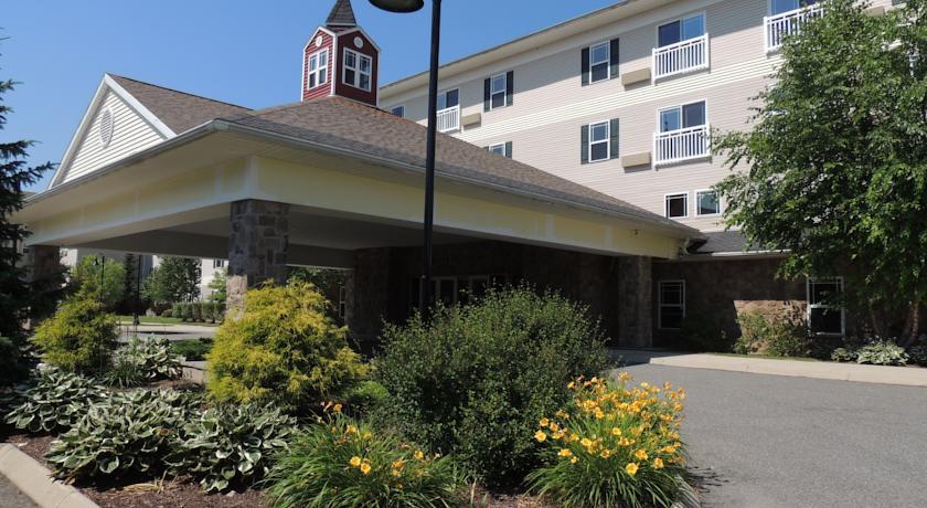 Отель Berkshire Mountain Lodge