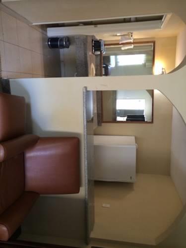 Отель Travel Inn & Suites