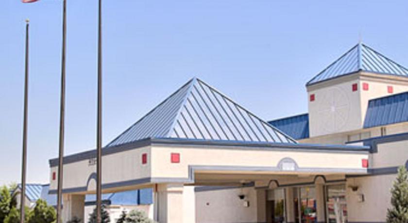 Отель Super 8 Denver West