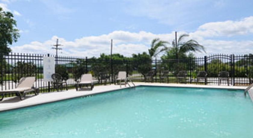 Отель Baymont Inn & Suites Houma