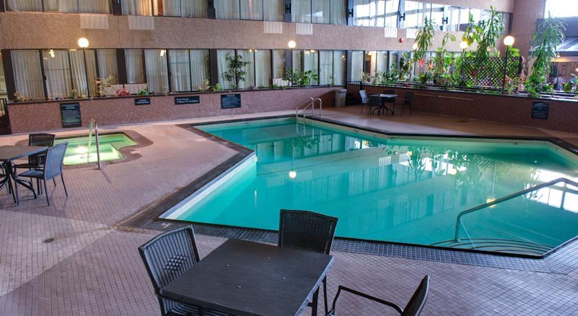 Отель Sandman Hotel Castlegar