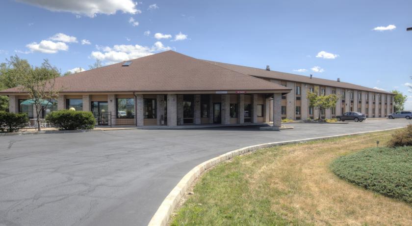 Отель Quality Inn Central Wisconsin Airport