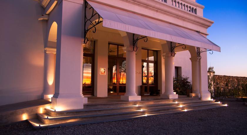 Отель Cavas Wine Lodge-Relais & Chateaux