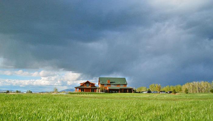 Отель Gallatin River Lodge