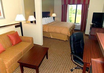 Отель Comfort Suites Airport South