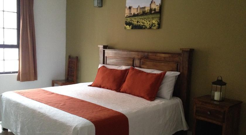 Отель Hotel Casa de Vino