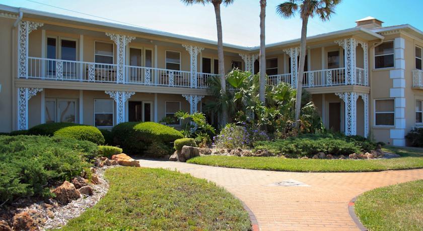Апартаменты Camelot by the Sea