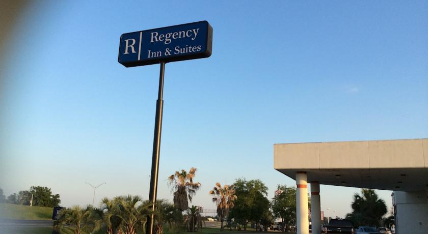 Отель Regency Inn & Suites Opelousas