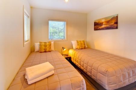 Baywater Lakeview Motel