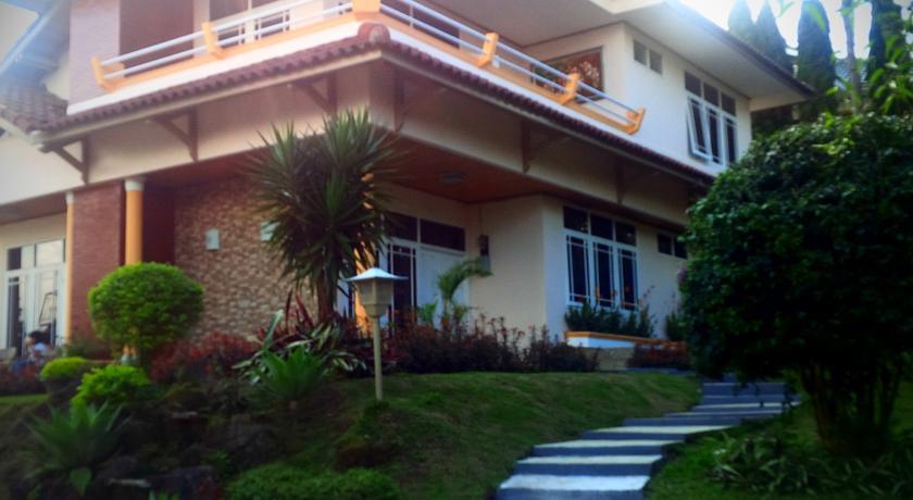 Апартаменты Villa Bougenvile Lembang Asri