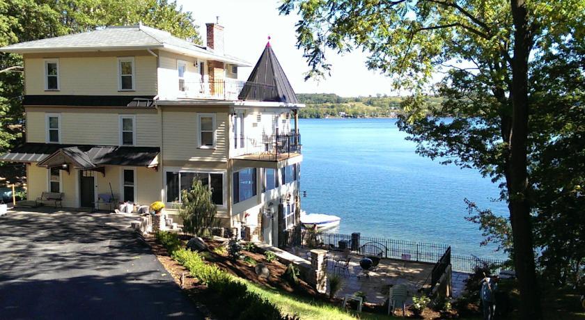 Мини-отель Steamboat Castle Bed and Breakfast