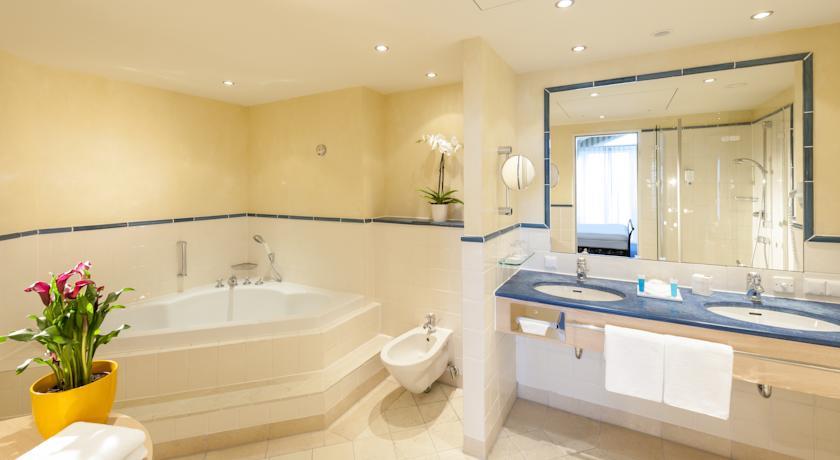Отель Dorint Strandhotel Binz