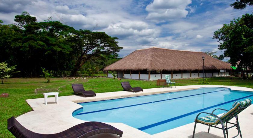Отель Hotel Cinaruco Caney