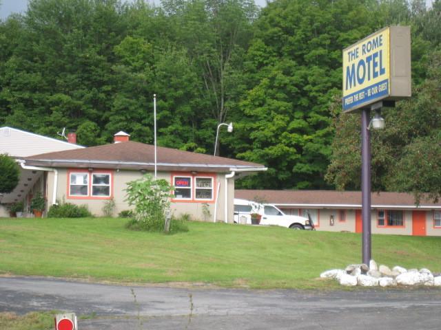 Отель The Rome Motel
