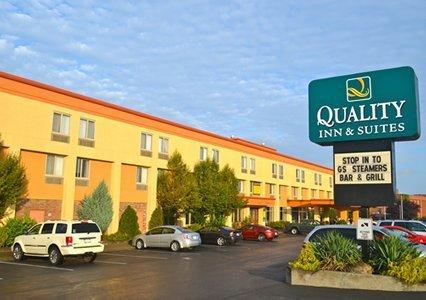 Отель Quality Inn & Suites Riverfront Oswego