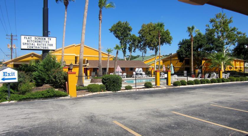 Отель Americas Best Value Inn Brenham
