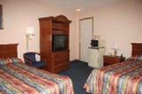 Отель Mackinaw Budget Inn