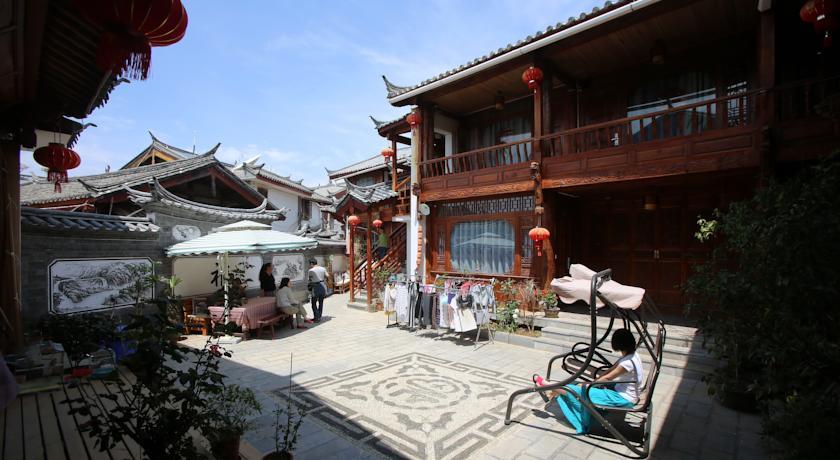 Отель Lijiang Rongyi Homestay
