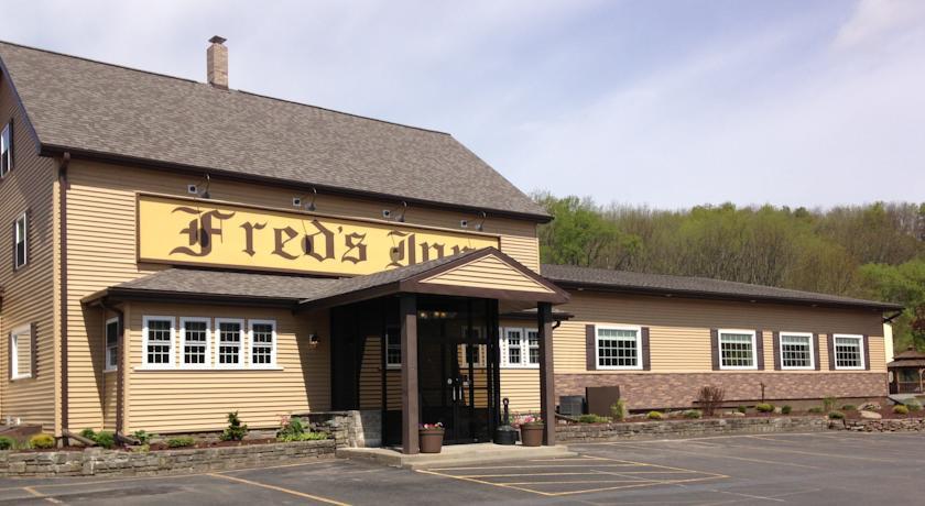Отель Fred's Inn Restaurant & Lodging