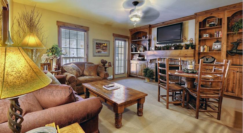 Luxury Abode at Resort Plaza
