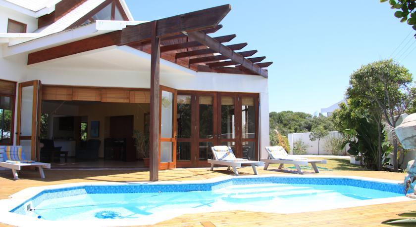 Апартаменты Aquarius Beach House