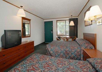 Отель Econo Lodge Airport South Bend