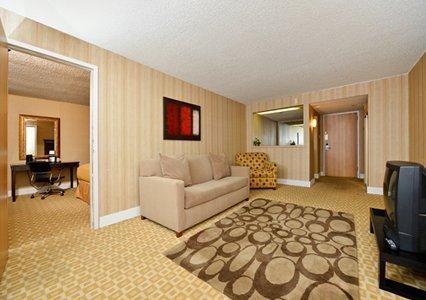 Отель Quality Inn & Suites Sherman