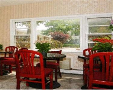 Отель Red Carpet Inn Bayshore