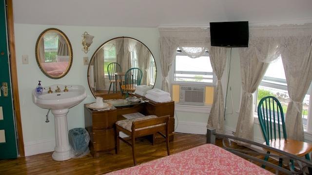 Harbor House Bed and Breakfast
