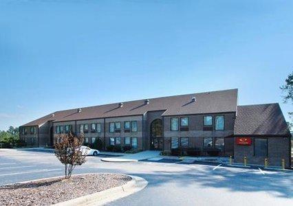 Отель Econo Lodge & Suites Southern Pines