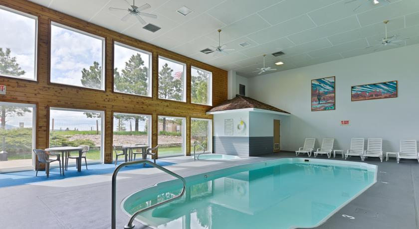 Отель Rodeway Inn & Suites Spearfish