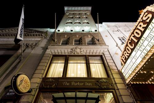 Отель The Parker Inn and Suites