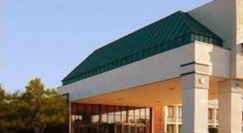 Отель City Studios Inn & Suites