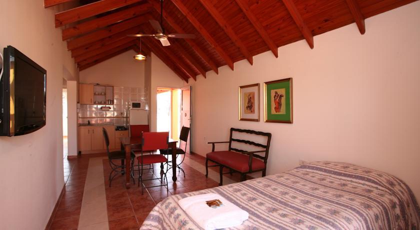 Отель Marina House Cabañas