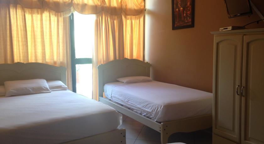 Гостевой дом Hostal Manta Tropical