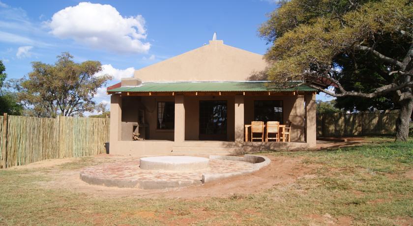 Отель Lekwena Ranch