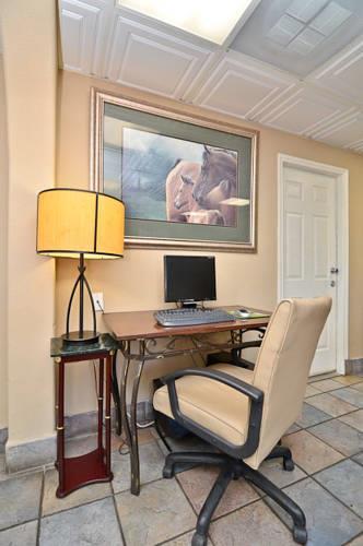 Отель Best Western Executive Inn