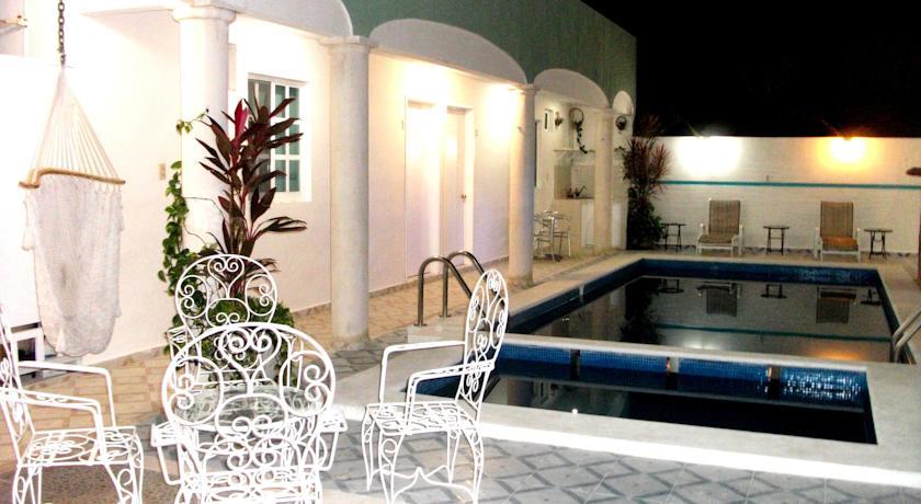 Отель Hotel Malecón