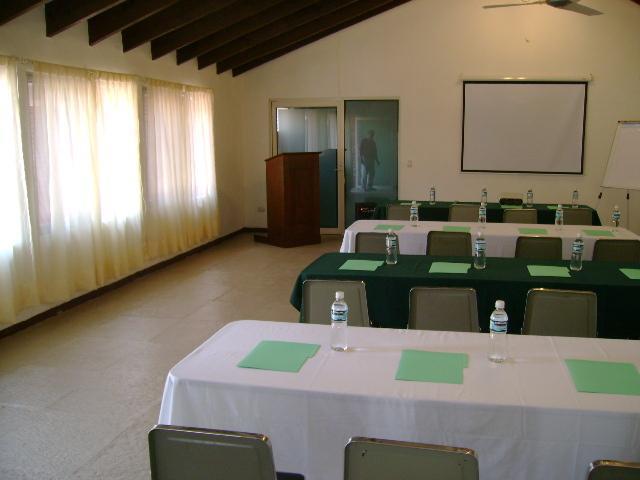 Отель Hotel Brisas de Chapala