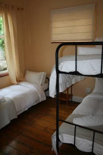 Мини-отель Boulders Beach Lodge and Restaurant