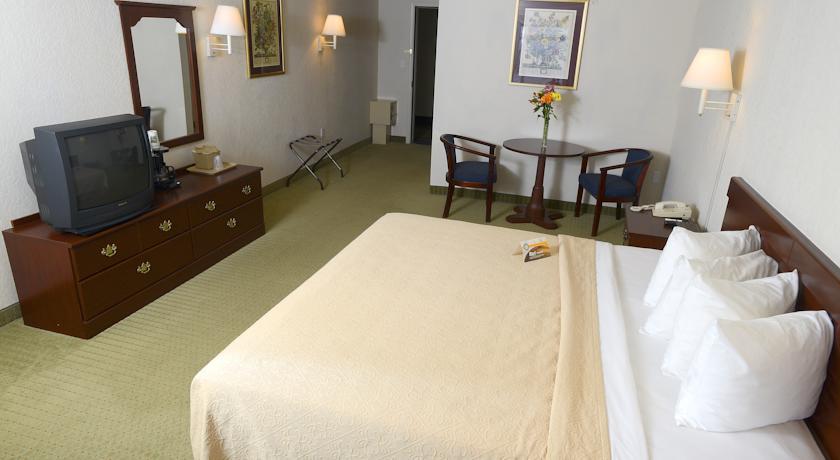Отель Quality Inn Bayside