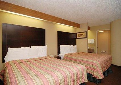 Отель Econo Lodge Inn & Suites Richardson