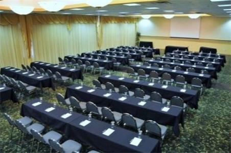 Отель Radisson Suite Hotel Oceanfront