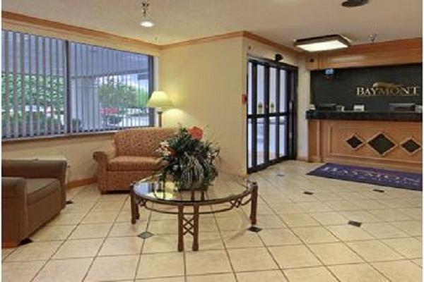 Отель Baymont Inn & Suites Fort Smith