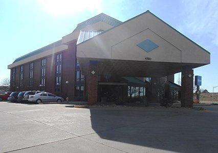 Отель Rodeway Inn & Suites Denver
