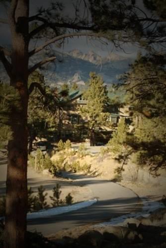 Отель The Historic Crag's Lodge