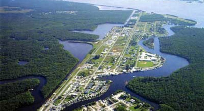 Вилла River Wilderness Waterfront Villas