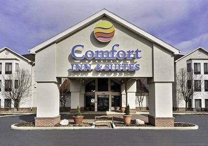 Отель Comfort Inn & Suites Warsaw